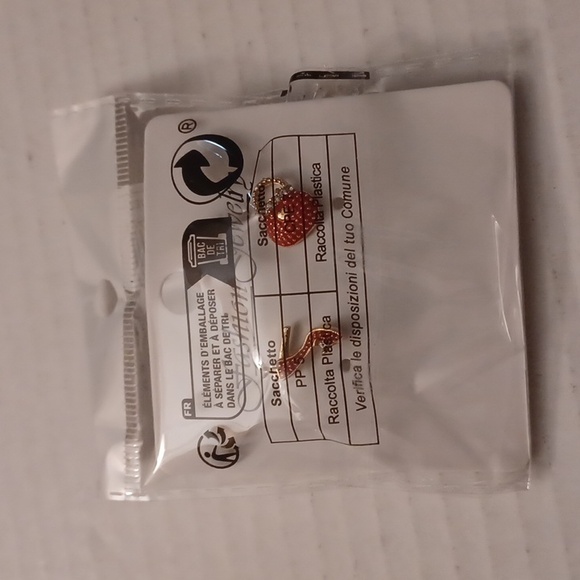 4/$40 New Red Heel & Handbag Stud Earrings - Picture 6 of 6